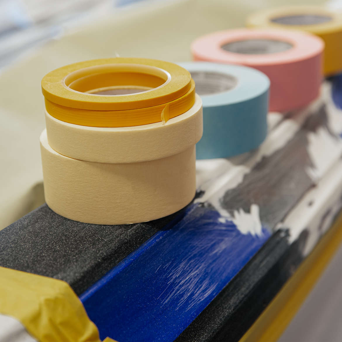 FrogTape<sup>®</sup> Low Stretch PVC Fineline Masking Tape Application Image 2