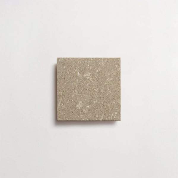 clé lapidary: legacy | grand place limestone | grand stout | honed | arbor | sample 