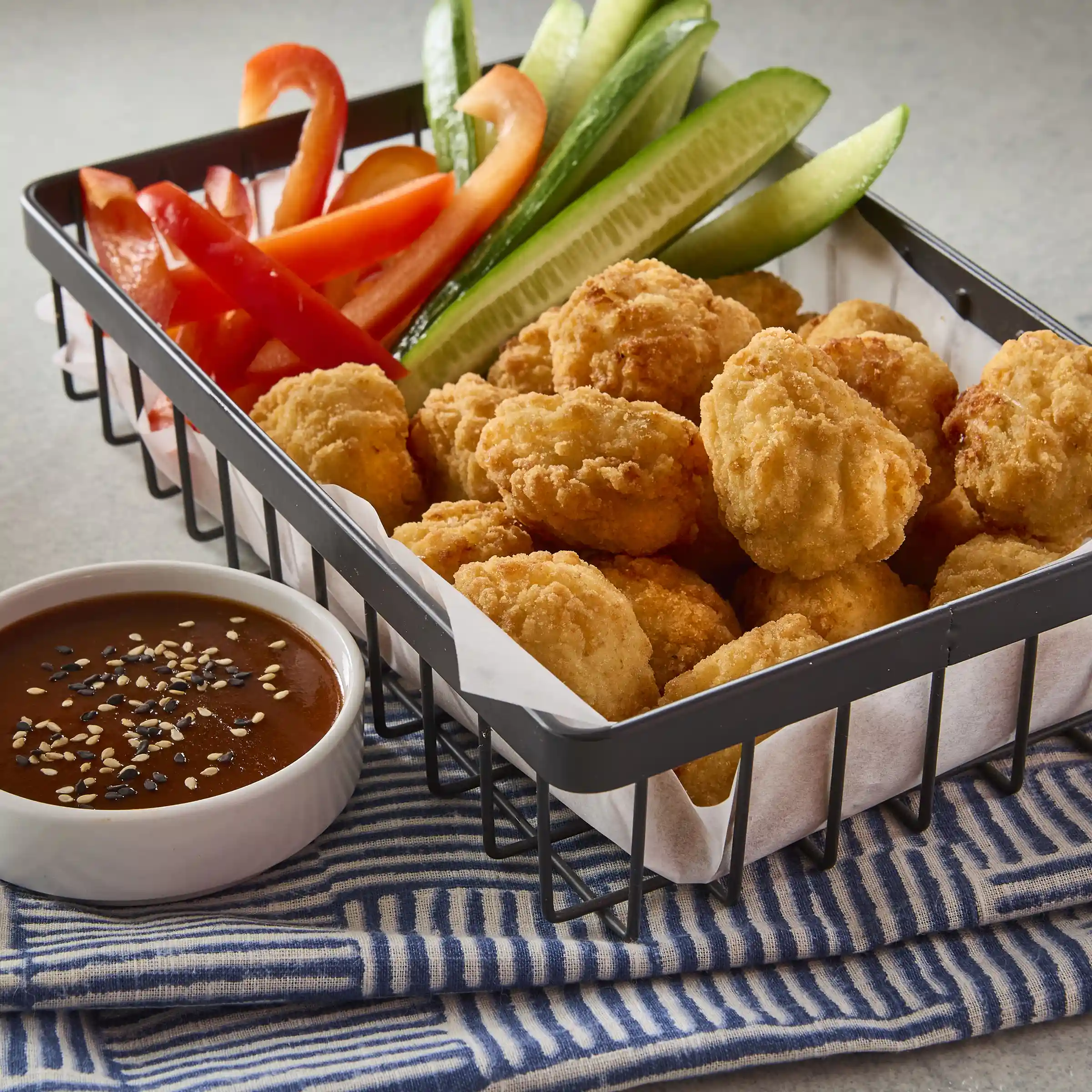 Tyson Red Label® Fully Cooked Golden Crispy Select Cut Chicken Breast Chunk Fritters https://images.salsify.com/image/upload/s--DhOaAasY--/q_25/c1aca3897113fb2306562cf0797a11e70b64d066.webp