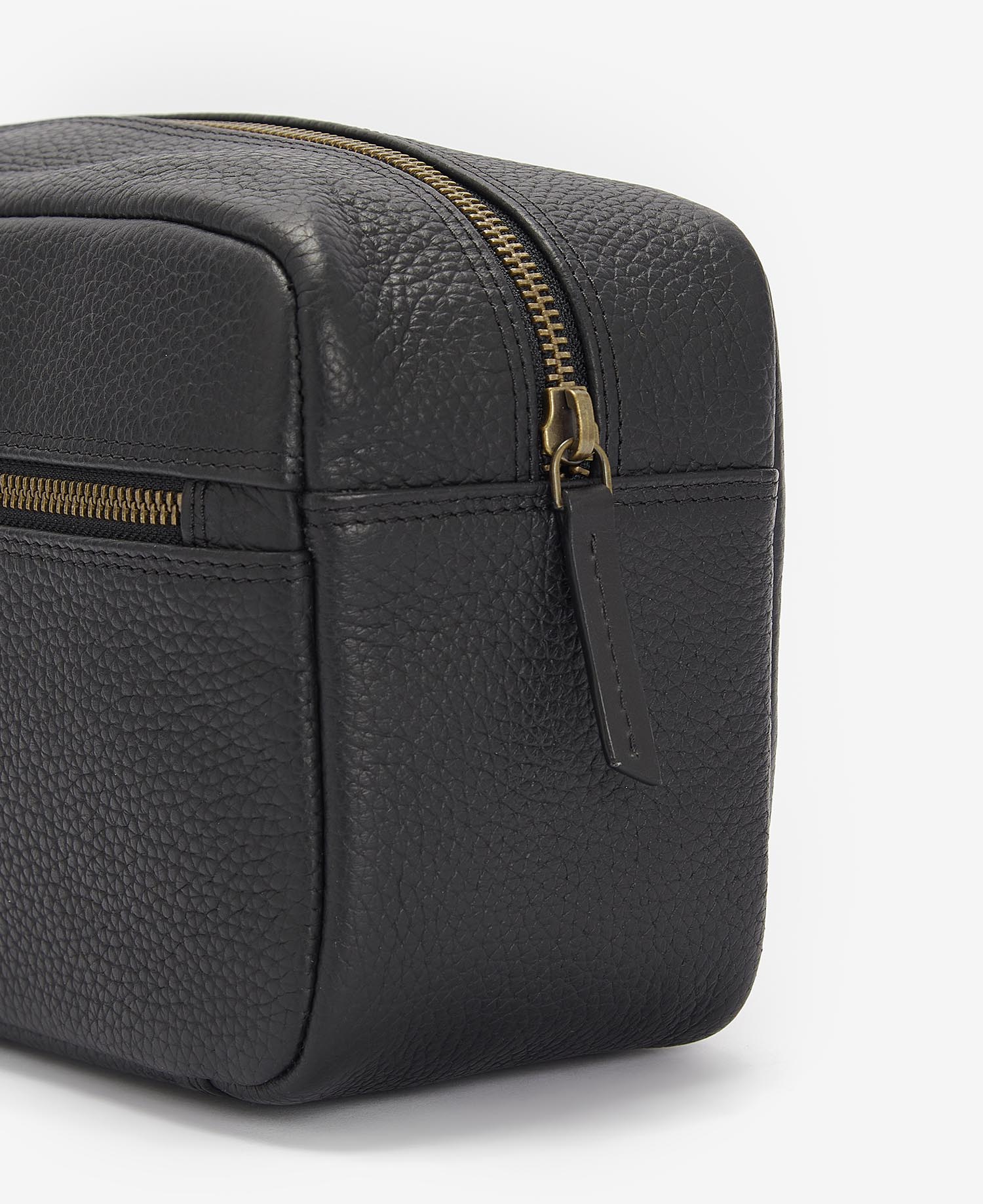 Highgate Leather Washbag image number 4