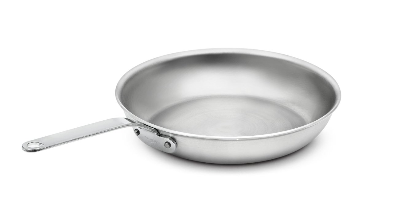 10-inch Wear-Ever® aluminum fry pan with natural finish and plated handle