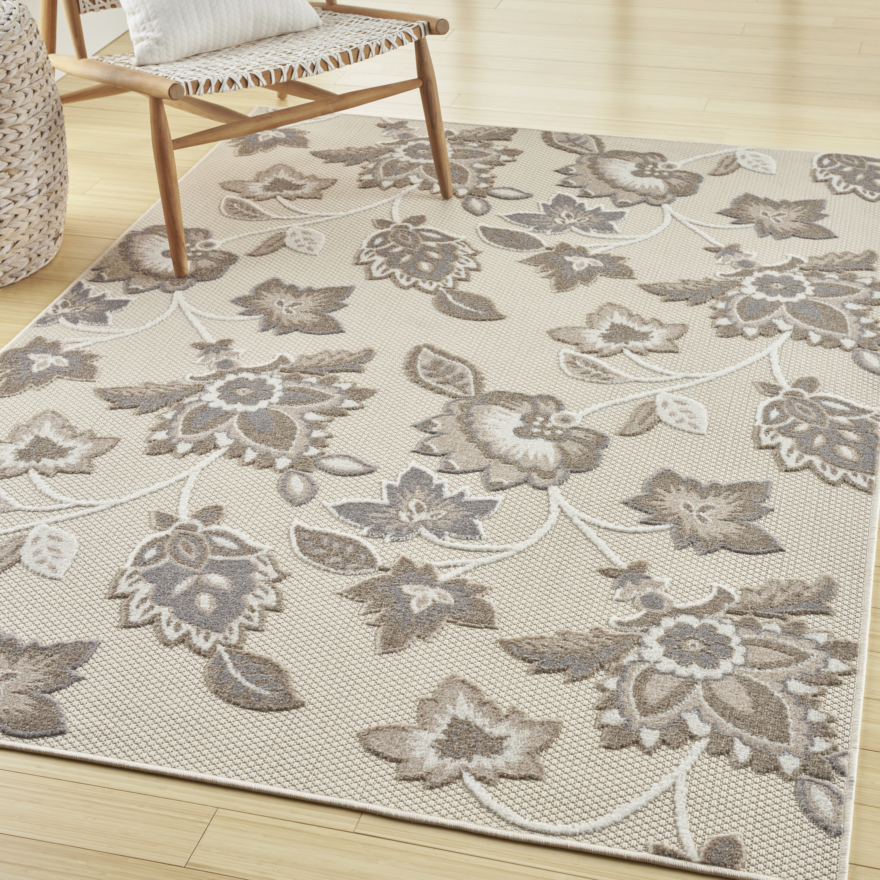 Nourison Aloha 6' x 9' Beige Farmhouse Rug