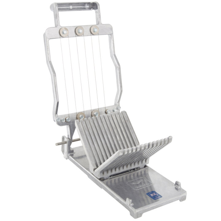 ¾-inch-cut CubeKing™ cheese cutter