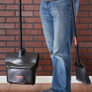 Rubbermaid Commercial, Executive Series Lobby Pro, Black, 11.25", Dust Pan with Long Handle