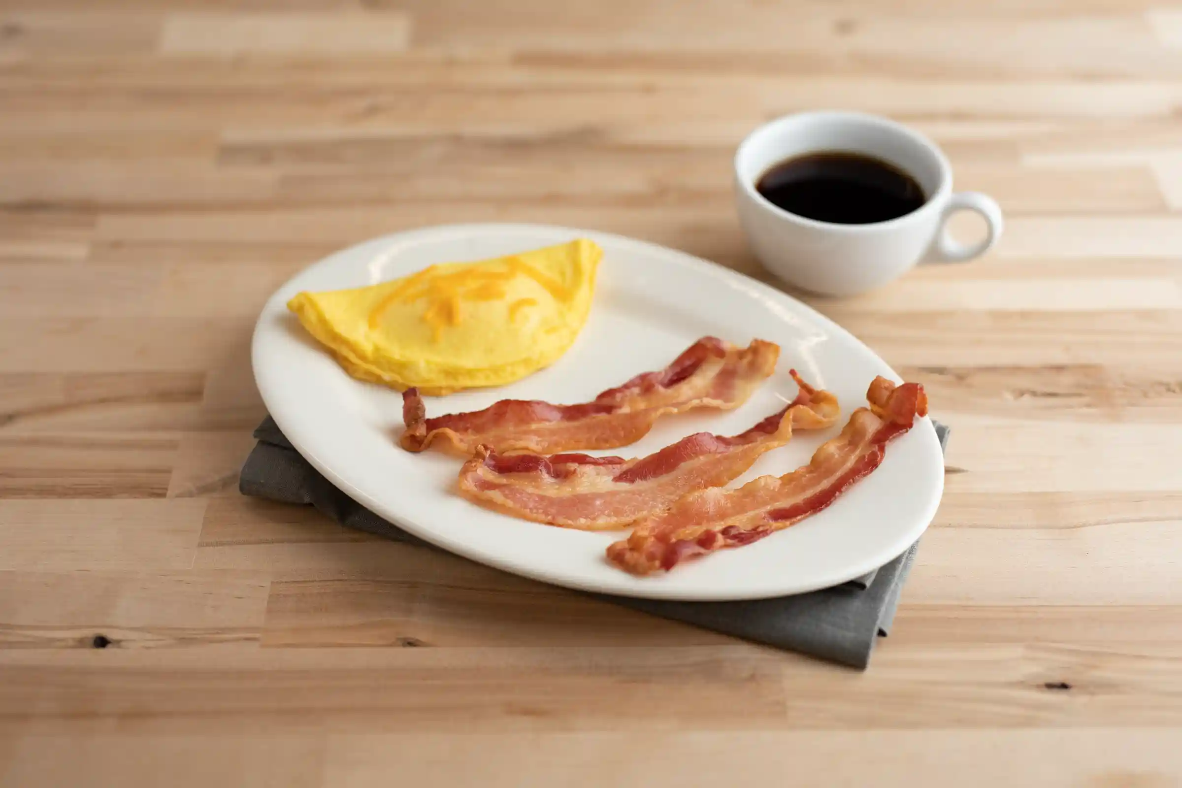 Wright® Brand Naturally Hickory Smoked Thin Sliced Bacon, Flat-Pack®, 15 Lbs, 18-22 Slices per Pound, Gas Flushed_image_1