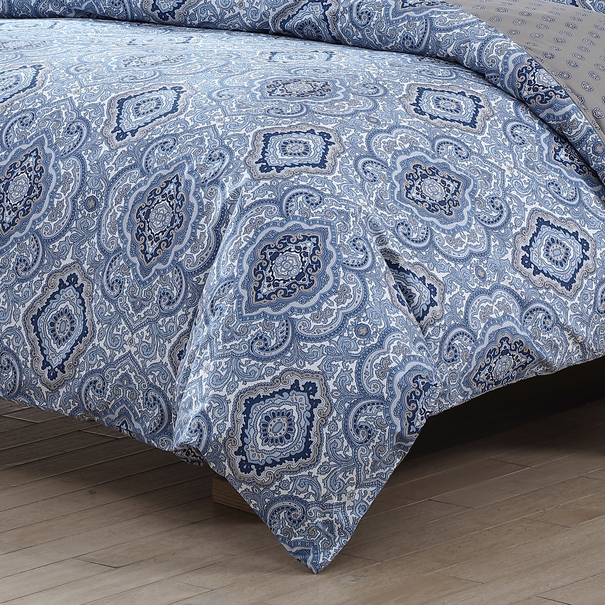 City Scene Milan Cotton Blue 3 Piece Comforter Set-Full/Queen - Picture 11 of 19