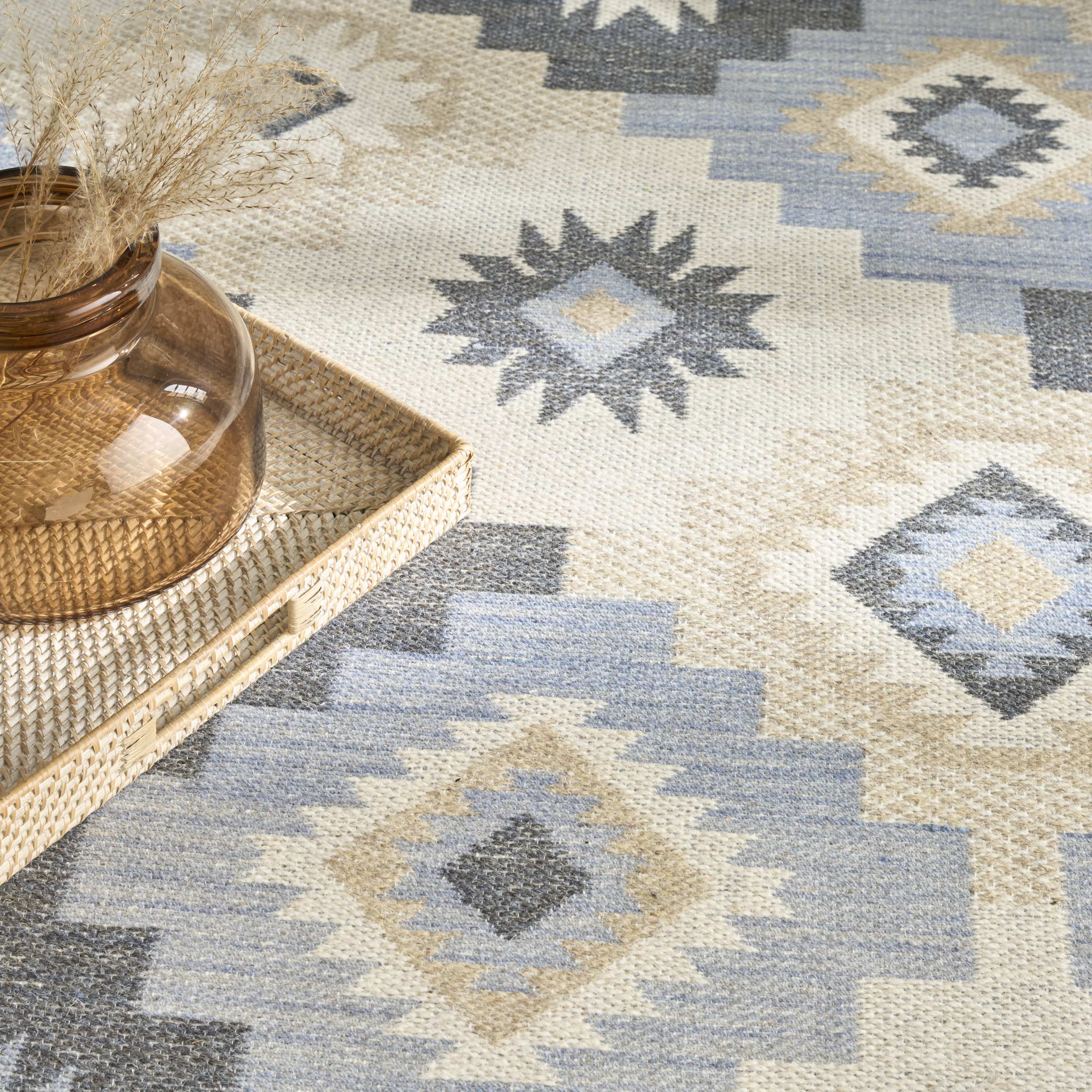 Nourison Copenhagen 5' x 7' Ivory Navy Modern Indoor Rug
