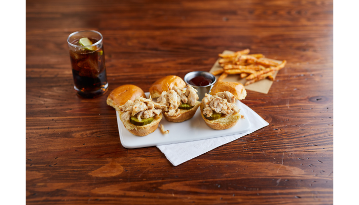 Tyson® Fully Cooked All Natural* Low Sodium Pulled Chicken, Reverse Blend 65 Dark/35 White Meat Chicken _image_1