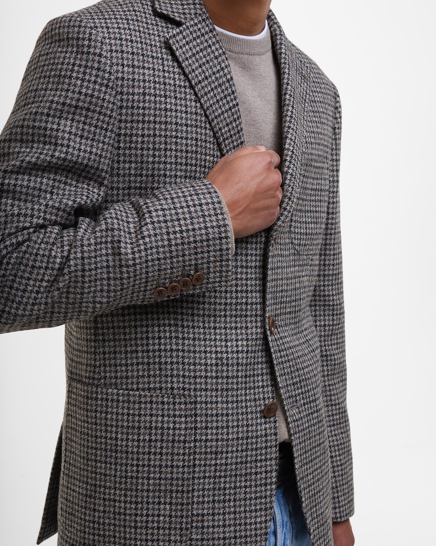 Check Blazer image number 4