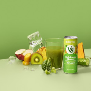 Styledimage for V8® Deliciously Green 100% Fruit and Vegetable Juice, 8 fl oz Can (6 Pack)