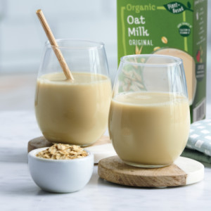 Styledimage for Pacific Foods® Original Organic Oat Milk, Plant Based Milk, 32 oz Carton (12 Pack)