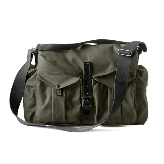 Filson Magnum Black Harvey Messenger Bag FIL-70193-MU