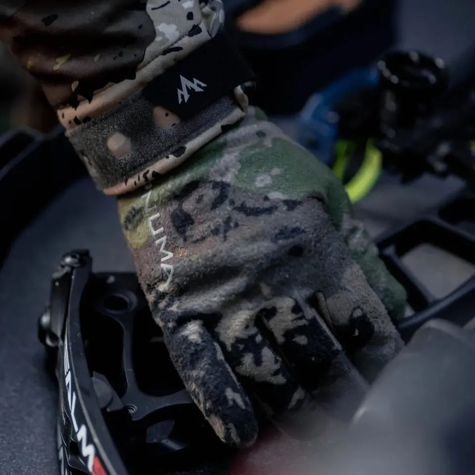Pnuma Outdoors Recon Element Proof Caza Camouflage Gloves (P503C)
