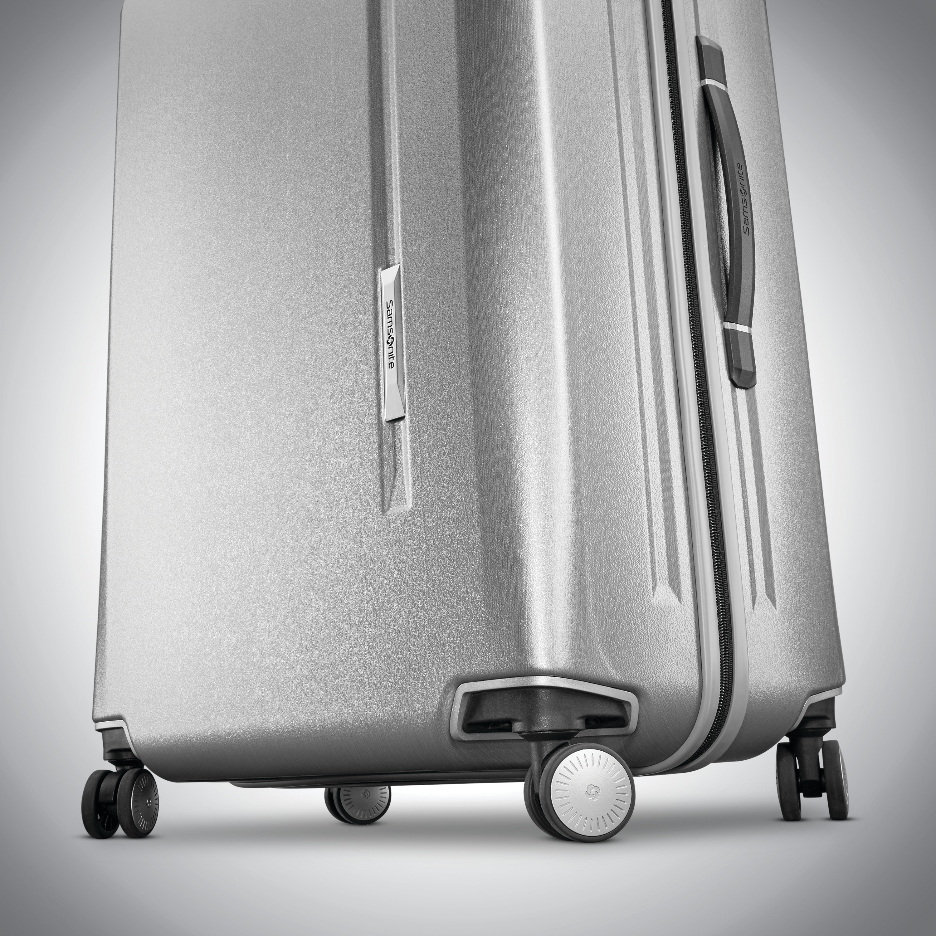 Samsonite Novaire Carry-On Spinner - Luggage