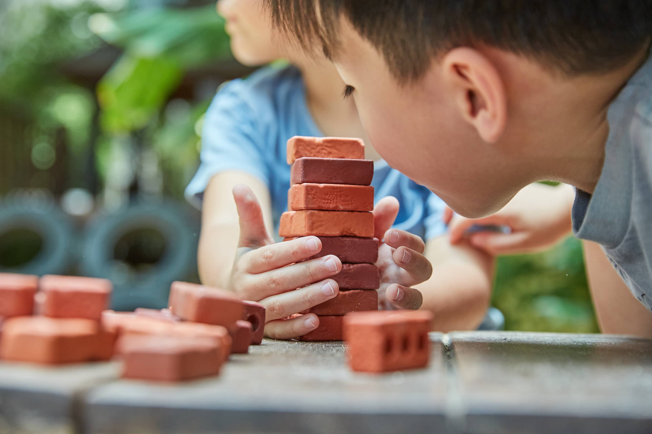 Des jouets qui enseignent