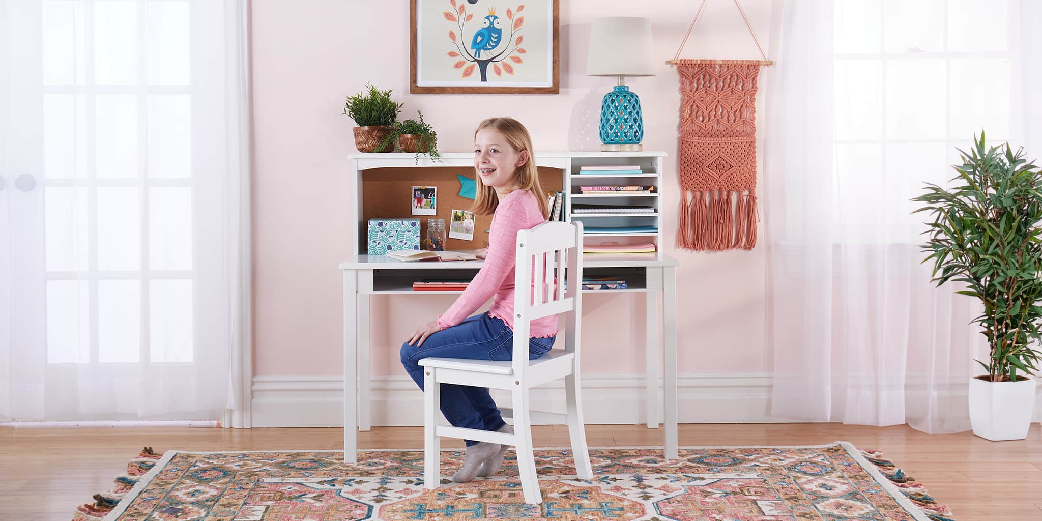 The ultimate desk for your little learner