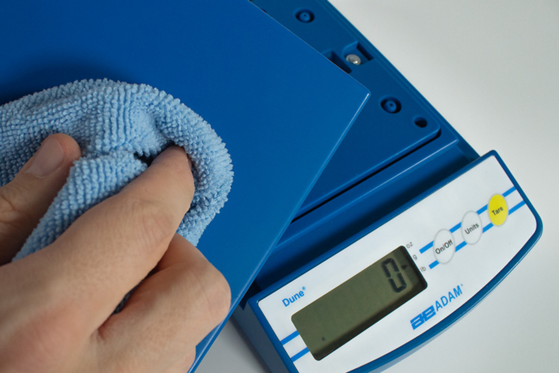 Large pan removes easily for speedy cleaning