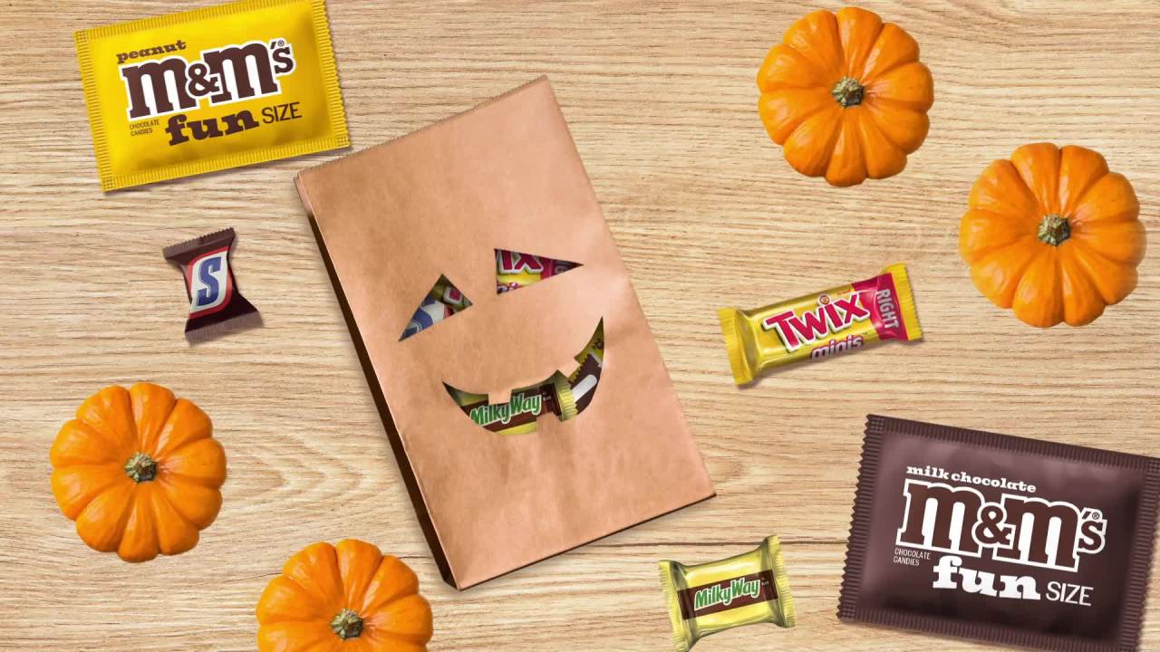 thumbnail video image 2 of M&M's, Snickers, Twix & Milky Way Chocolate Halloween Candy Variety Pack, 200 Pieces Bulk Bag, 2 of 13