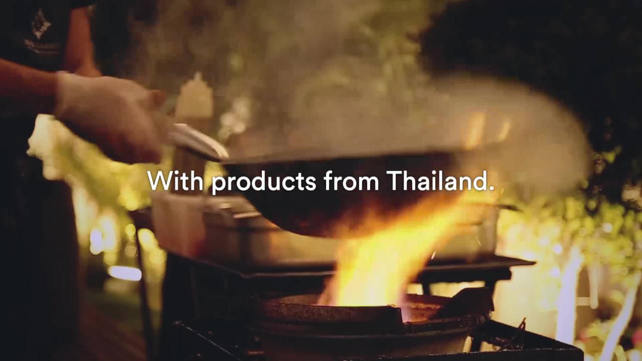 thumbnail video image 2 of Thai Kitchen Gluten Free Gluten Free Garlic & Vegetable Instant Rice Noodle Soup, 1.6 oz Bag, 2 of 15