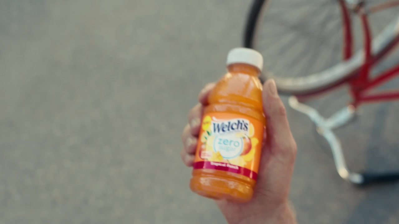 thumbnail video image 2 of WELCH'S 10 FL OZ ZERO SUGAR DRINK - STRAWBERRY, 2 of 16