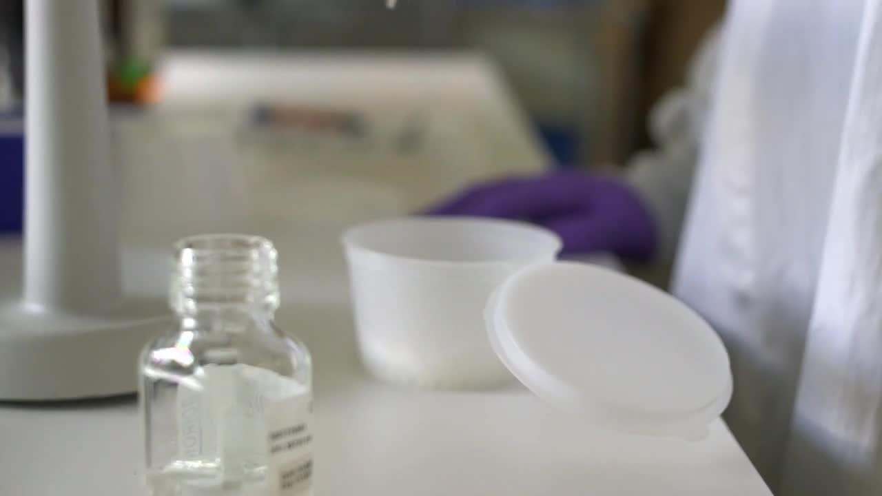 thumbnail video image 2 of Boiron Mercurius Solubilis 6C, Homeopathic Medicine for Sore Throat With Bad Breath And Excess Salivation, 80 Pellets, 2 of 11