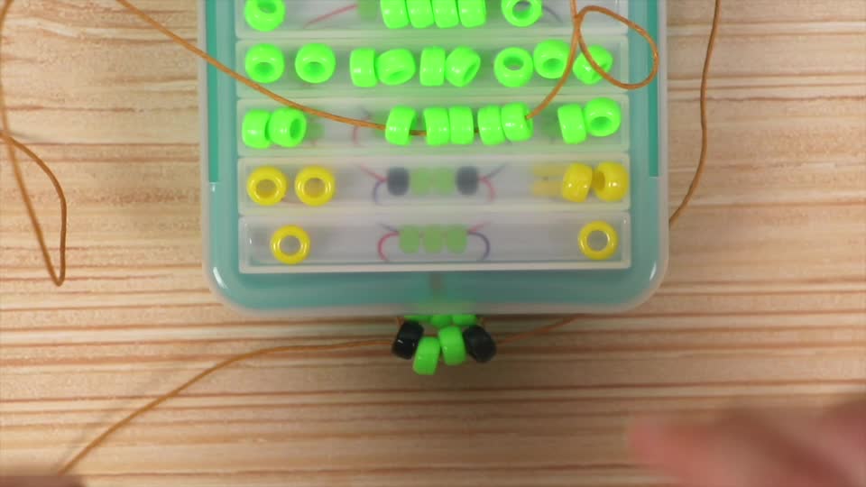 thumbnail video image 2 of Made By Me Create Your Own Bead Pets, Boys and Girls, Child, Ages 6+, 2 of 6