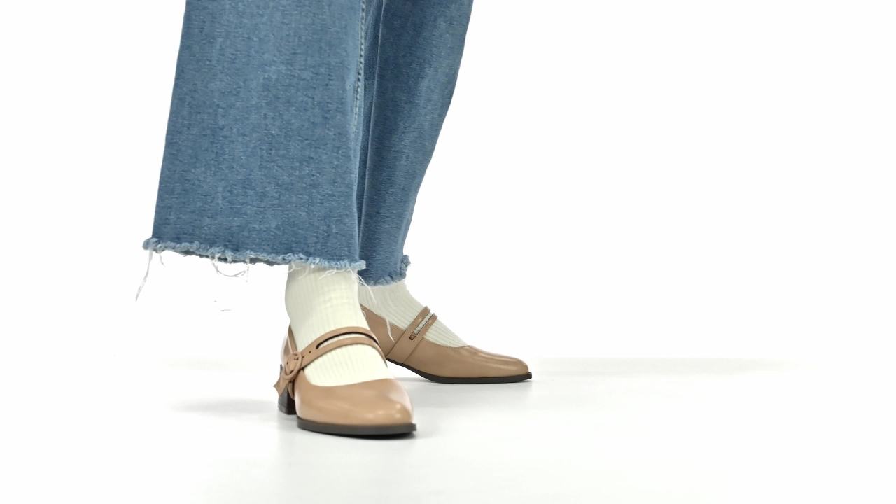 thumbnail video image 2 of Journee Womens Savvi Faux Leather Mary Jane Pumps, 2 of 10