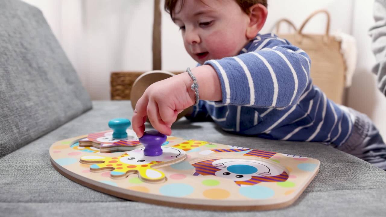 thumbnail video image 2 of Melissa & Doug First Play Wooden Jumbo Knob Safari Animal Puzzle (3 pcs), 2 of 10