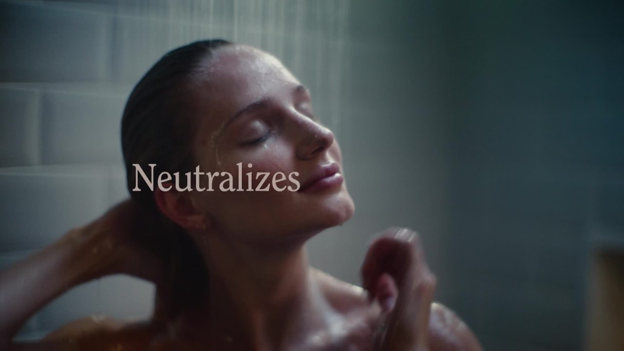 thumbnail video image 2 of Suave Bonding Infusion Purple Toning Shampoo, for Neutralizing Brassy Tones, 28oz Pump, 2 of 8