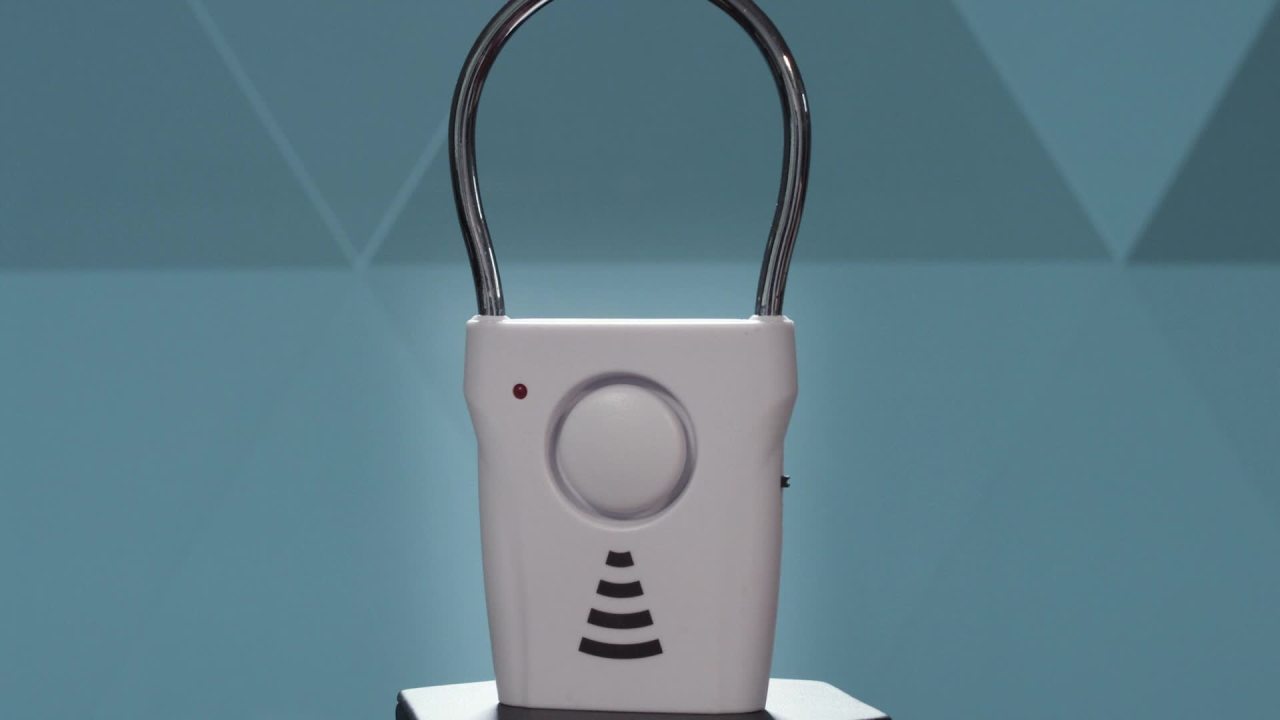 thumbnail video image 2 of SABRE Door Handle Alarm – 110dB Door Alarm for Home Security, 8 in x 6 in x 1 in, 0.2 lb, 2 of 7