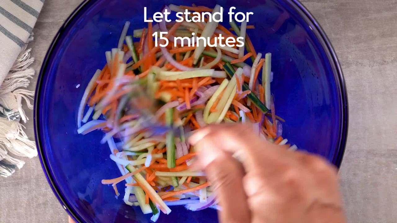 thumbnail video image 2 of Mission Super Soft Carb Balance Whole Wheat Burrito Flour Tortillas, 20 oz, 8 Count, 2 of 8