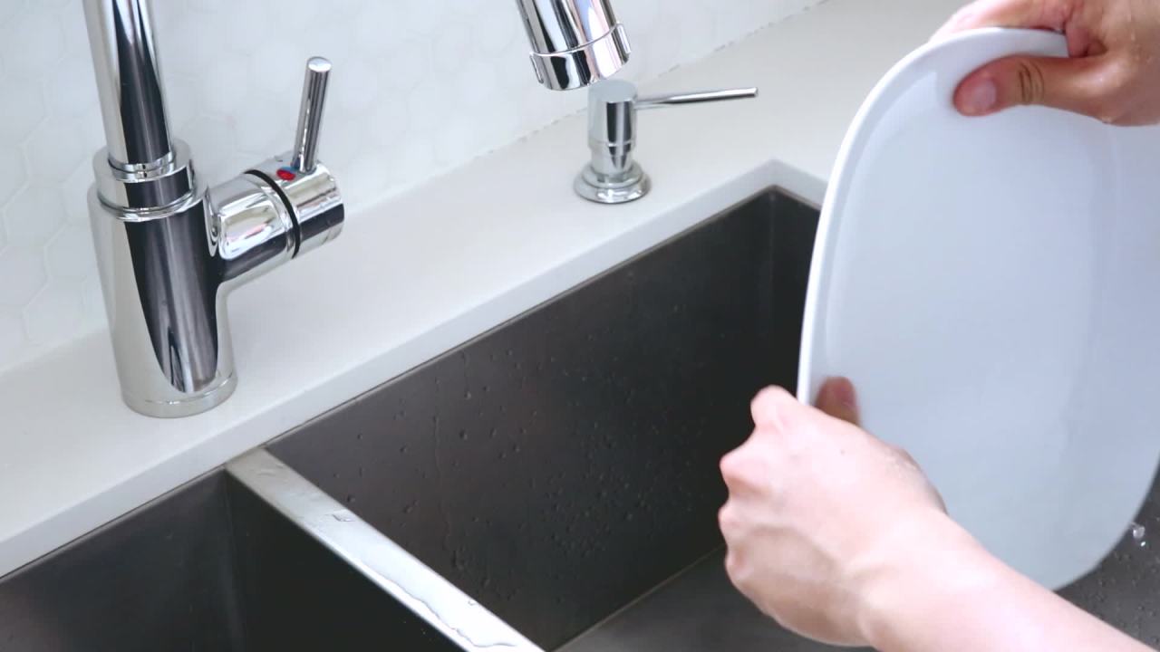 thumbnail video image 2 of Umbra Mini Sinkin Dish Rack, 2 of 23