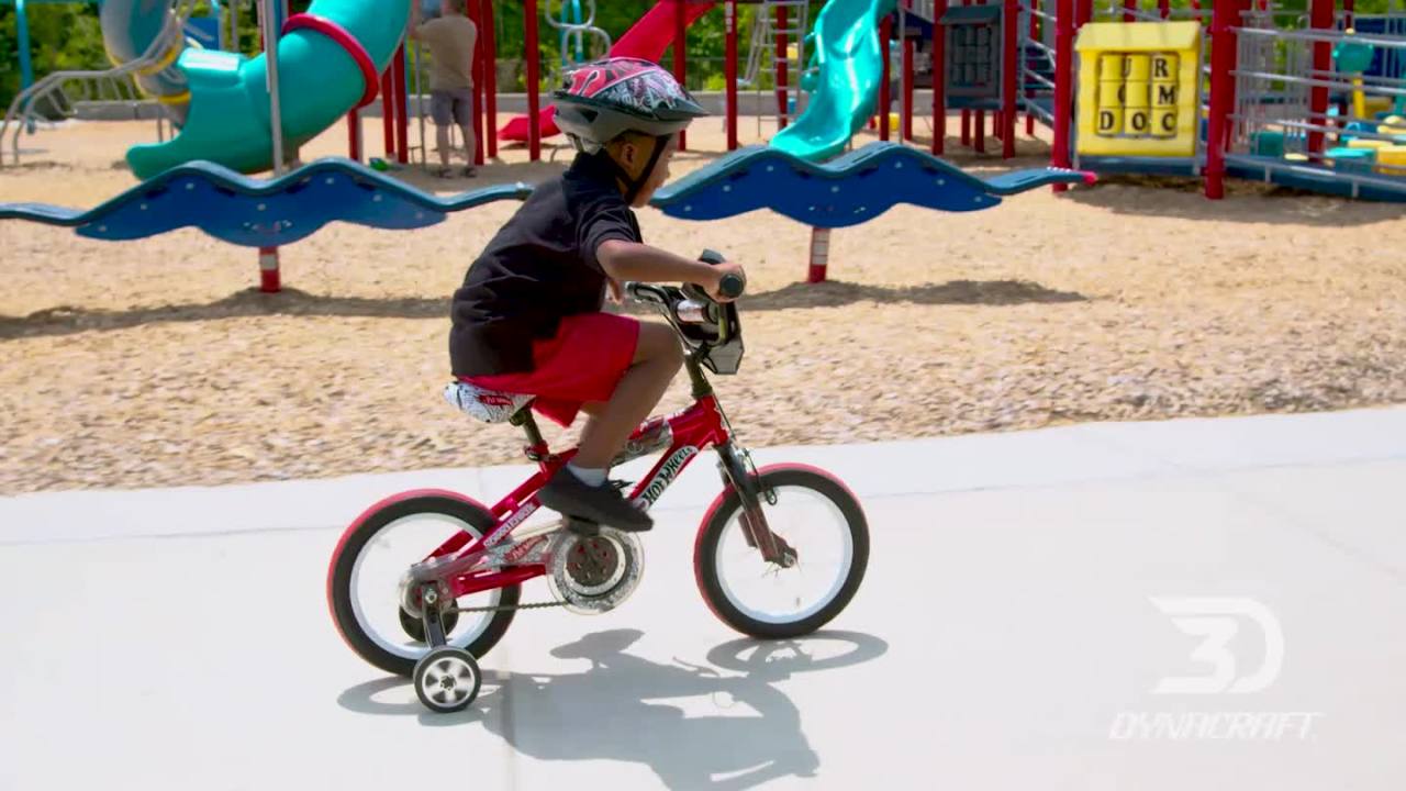 thumbnail video image 2 of Hot Wheels 14" Children's Bike, 2 of 9