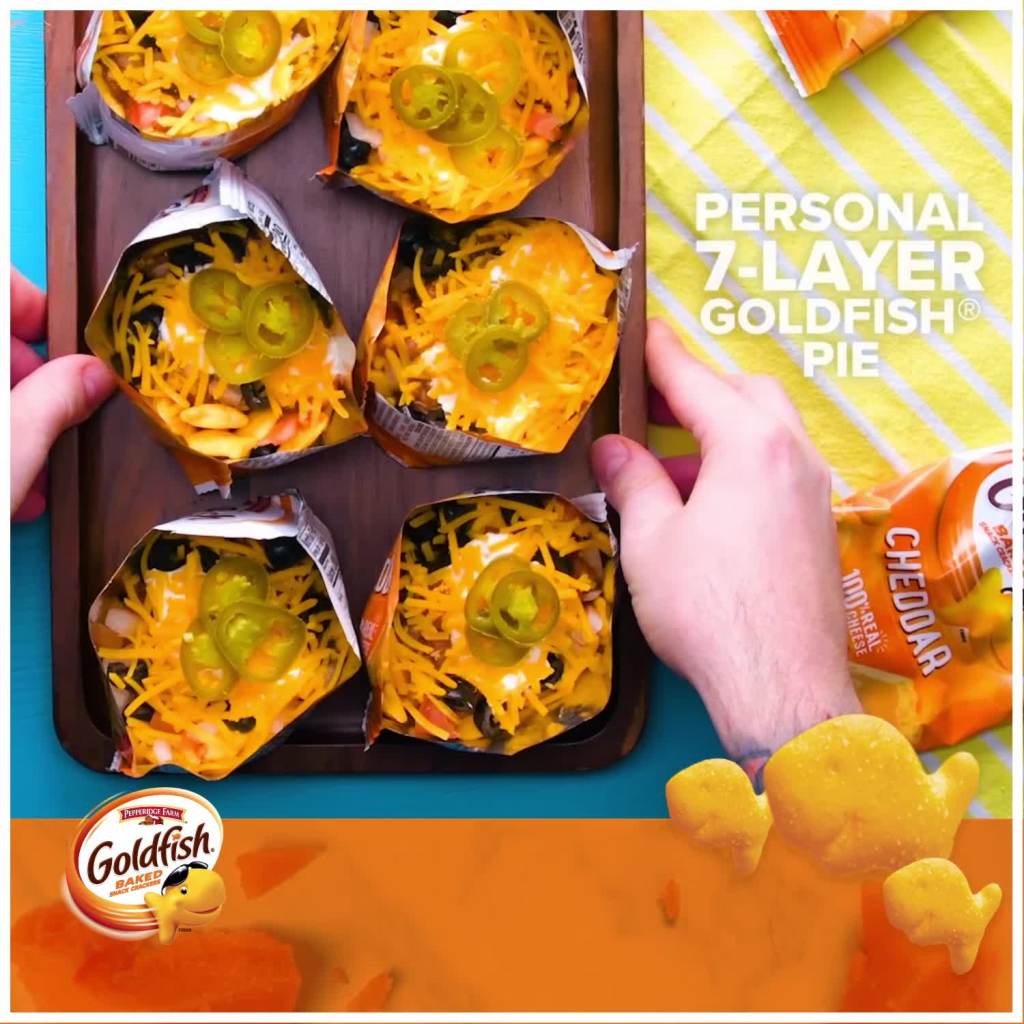 thumbnail video image 2 of Goldfish Crackers Big Smiles with Cheddar, Colors, and Pretzel Crackers, Snack Pack, 30 Count Variety Pack Box, 2 of 13