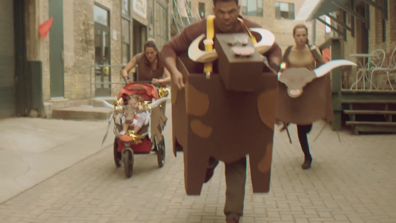 thumbnail video image 2 of FUTURO Anti-Embolism Thigh Highs, Unisex, Large, Moderate Compression, White, 2 of 10