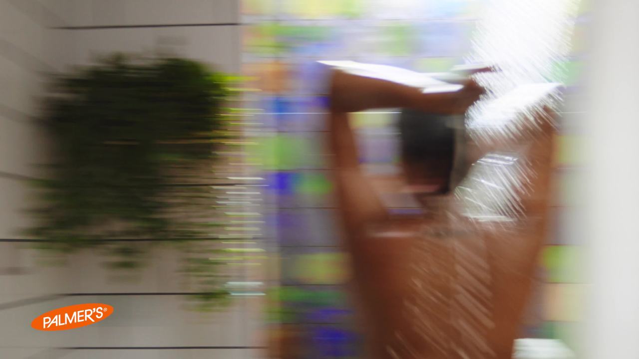 thumbnail video image 3 of Palmer's Coconut Oil Formula​ Bonding Hair Gloss​, 4.0  fl. oz., 3 of 13