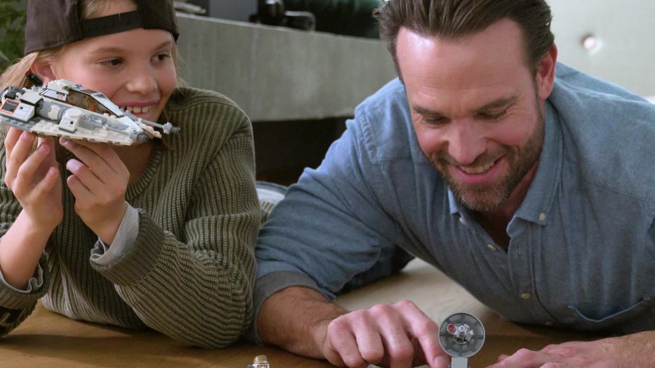 thumbnail video image 2 of LEGO Star Wars 20th Anniversary Edition Snowspeeder Vehicle Model 75259, 2 of 8