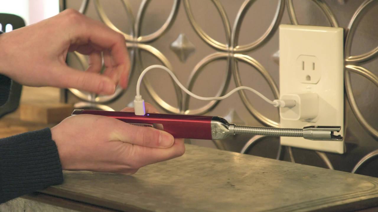 thumbnail video image 2 of Zippo Rose Gold Rechargeable Candle Lighter, 2 of 7