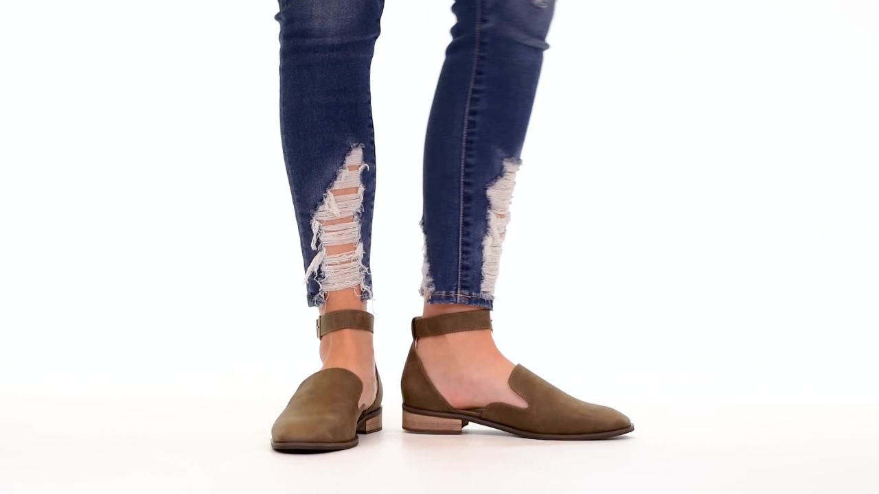 thumbnail video image 2 of Journee Womens Loreta Buckle Square Toe Loafer Flats, Widths Available, 2 of 10