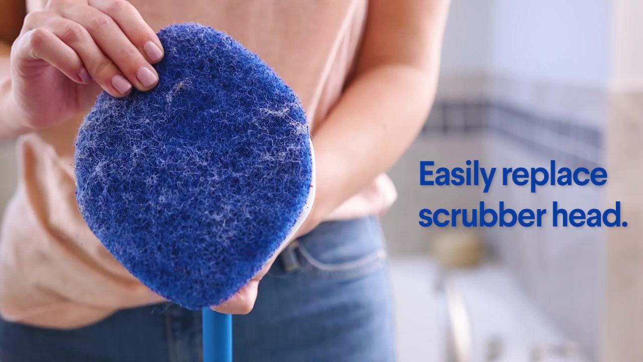 thumbnail video image 3 of Clorox Extendable Tub And Tile Scrubber 28.5-Inch, 3 of 11