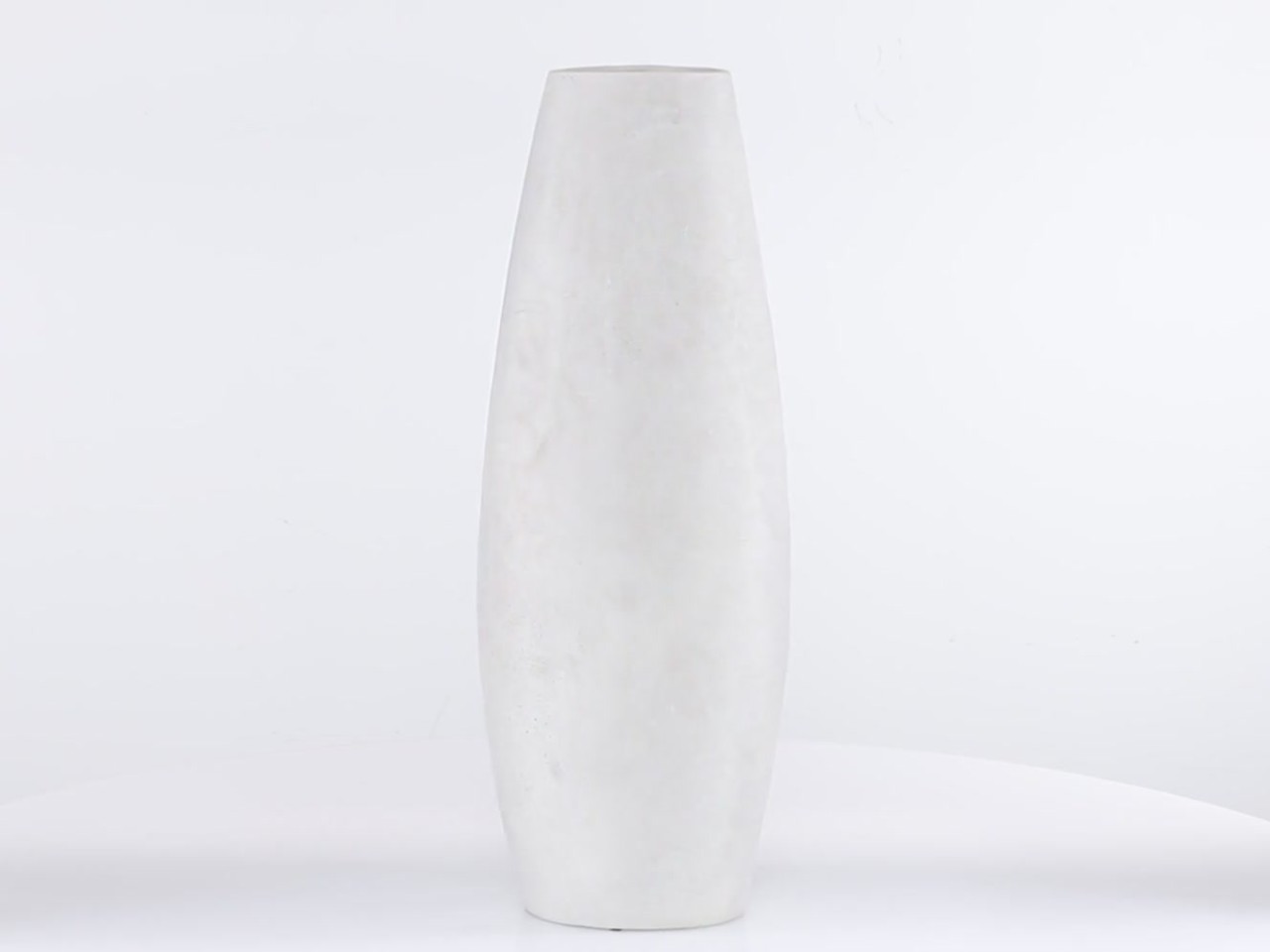 thumbnail video image 2 of DecMode 25" Leaf White Polystone Vase, 2 of 10