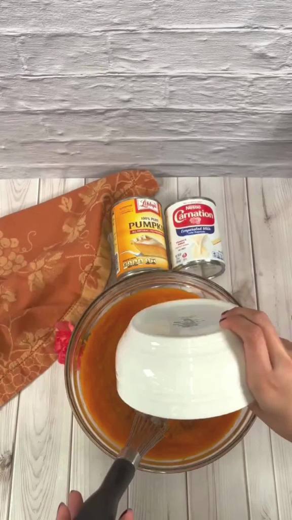 thumbnail video image 2 of Libby's 100% Pure Pumpkin Puree, All Natural Gluten Free Canned Pumpkin for Baking Pumpkin Pie Dessert, 15 oz Can, 2 of 7