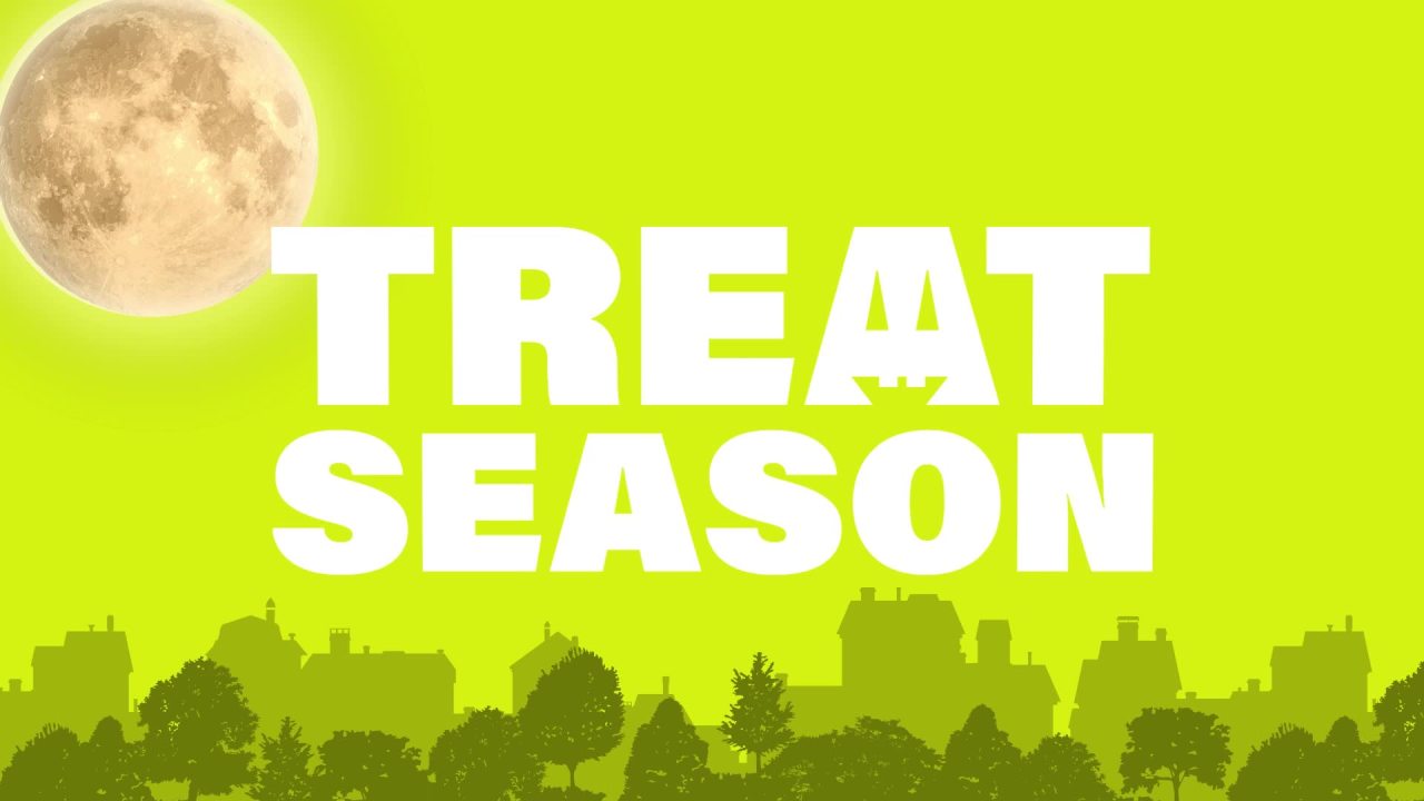 thumbnail video image 2 of Snickers, Skittles Gummies & More Halloween Candy Variety Pack, 120 Pieces Bulk Bag, 2 of 10