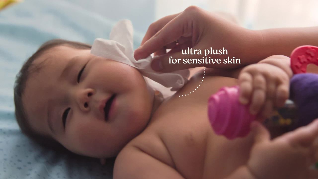 thumbnail video image 2 of Huggies Skin Essentials Sensitive Baby Wipes, Unscented, 6 pack, 336 Total Count (Select for More), 2 of 12