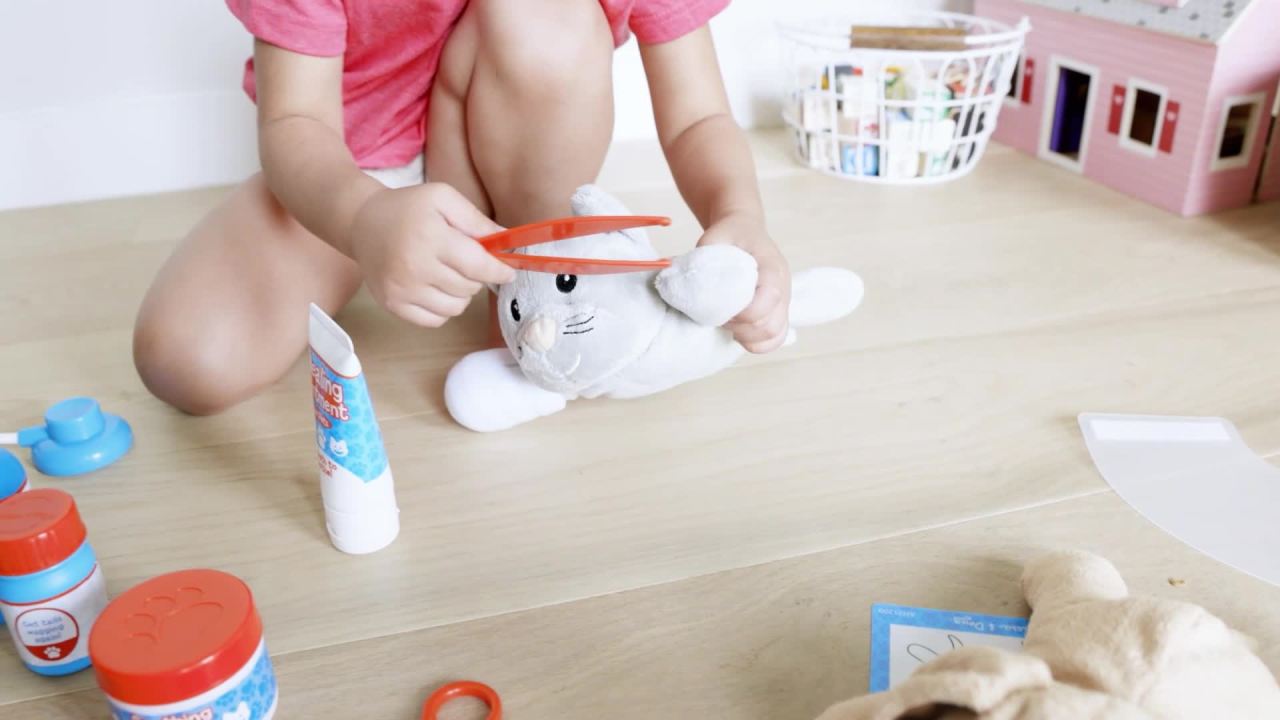 thumbnail video image 3 of Melissa & Doug Examine and Treat Pet Vet Play Set (24 Pieces), 3 of 12