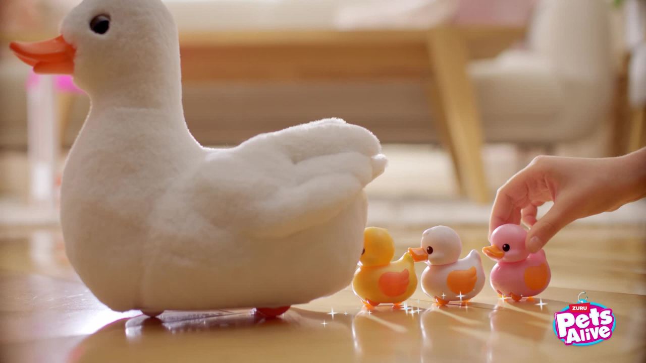 Pets Alive Mama Duck & Baby Surprise, Nurturing Play Surprise Hatching Interactive Girls Toy by ZURU(图2)