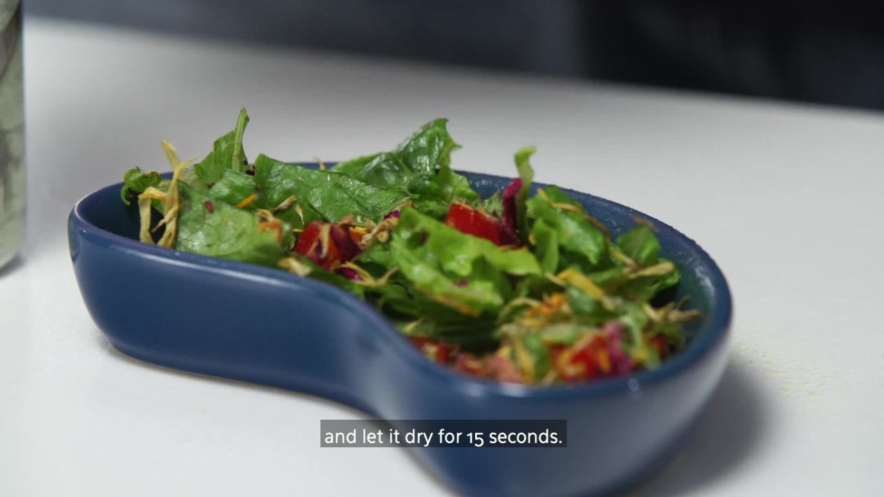 thumbnail video image 3 of Zilla Calcium Supplement Spray 8 Fluid Ounce, 3 of 15