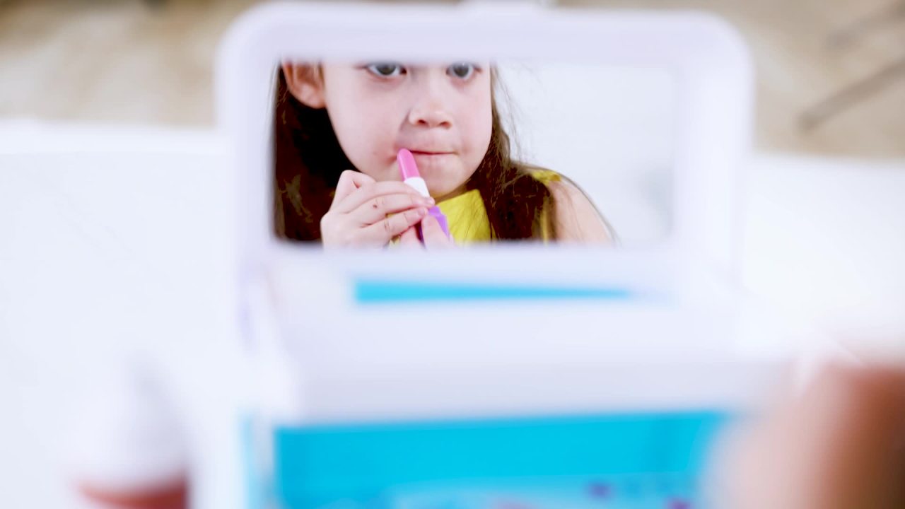 thumbnail video image 3 of Melissa & Doug Love Your Look Pretend Makeup Kit Play Set – 16 Pieces for Mess-Free Pretend Makeup Play (DOES NOT CONTAIN REAL COSMETICS), 3 of 12