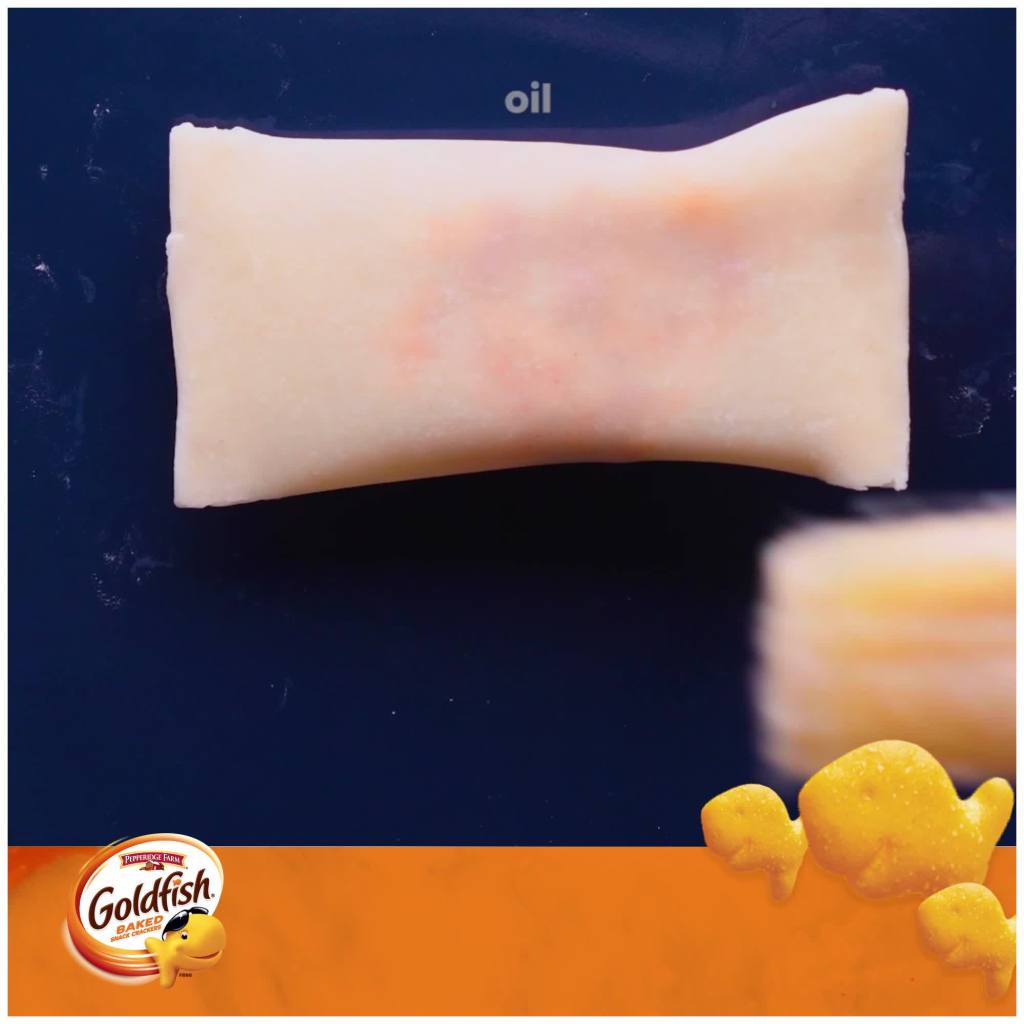 thumbnail video image 2 of Goldfish Pizza Cheese Crackers, 6.6 oz Bag, 2 of 9