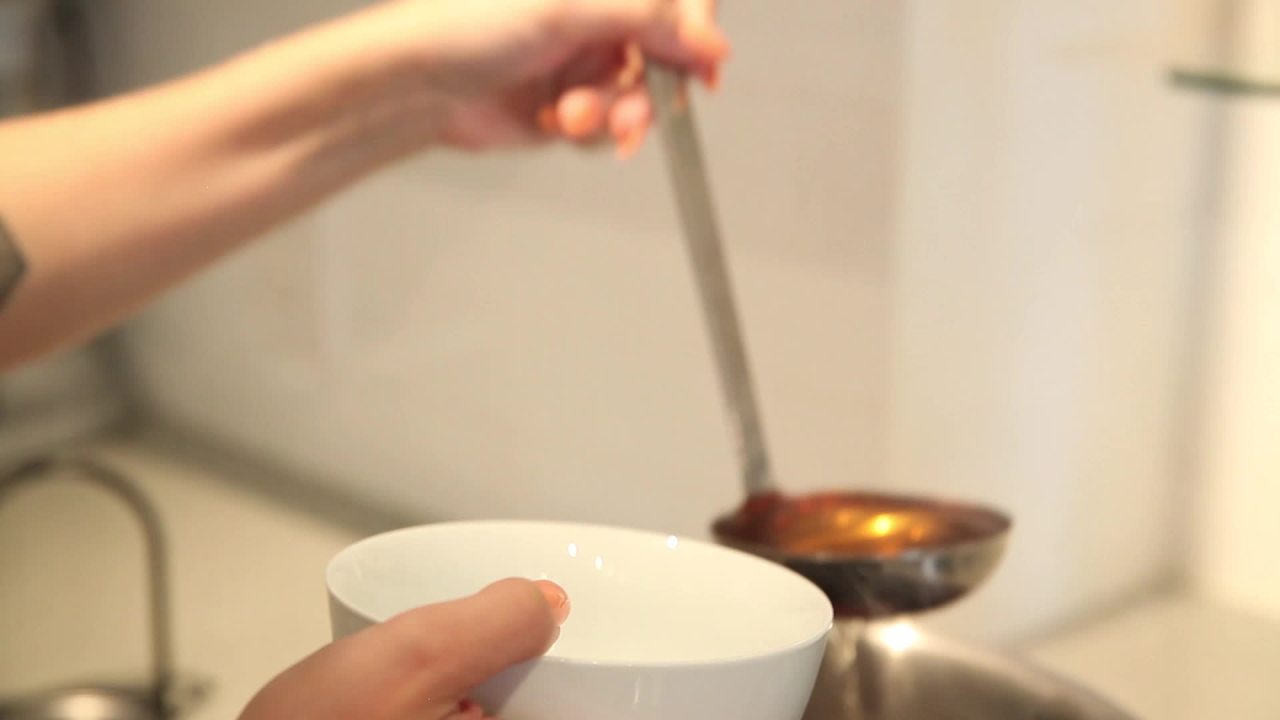 thumbnail video image 2 of Umbra Laydle Spoon and Utensil Rest, Black/Nickel, 2 of 3